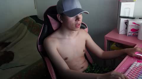 Snapshot of alex__caruso chatting on 10-06-25, 12:52 Alex online show from 10-06-25, 12:52