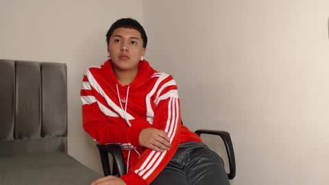 Snapshot of alex__lover chatting on 02-27-25, 04:41 Owen online show from 02-27-25, 04:41
