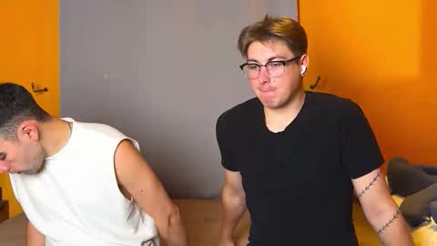 Snapshot of alex_and_drew chatting on 01-06-26, 02:54 AlexDrew online show from 01-06-26, 02:54