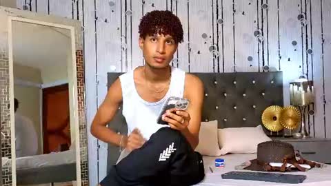 Snapshot of alex_bloom_ chatting on 06-09-26, 07:14 Alexander online show from 06-09-26, 07:14