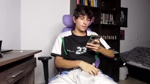 alex_connorr online show from 11-02-25, 10:56