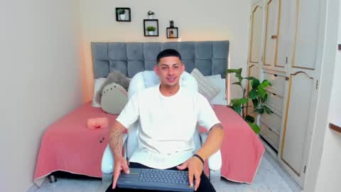 Snapshot of alex_cute77 chatting on 01-09-25, 12:09 alex online show from 01-09-25, 12:09