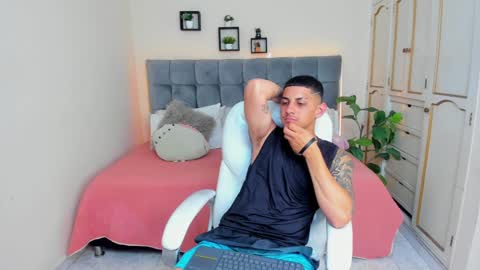 Snapshot of alex_cute77 chatting on 01-10-25, 02:55 alex online show from 01-10-25, 02:55