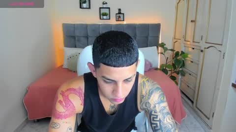 Snapshot of alex_cute77 chatting on 01-17-25, 12:10 alex online show from 01-17-25, 12:10
