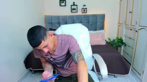 Snapshot of alex_cute77 chatting on 01-25-25, 12:16 alex online show from 01-25-25, 12:16