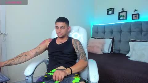 Snapshot of alex_cute77 chatting on 02-03-25, 03:17 alex online show from 02-03-25, 03:17