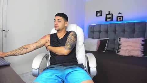 Snapshot of alex_cute77 chatting on 02-07-25, 12:39 alex online show from 02-07-25, 12:39