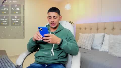 Snapshot of alex_cute77 chatting on 03-04-25, 12:12 alex online show from 03-04-25, 12:12
