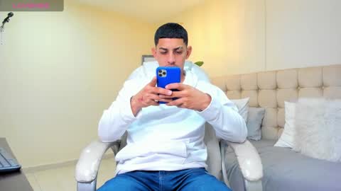 Snapshot of alex_cute77 chatting on 03-07-25, 12:23 alex online show from 03-07-25, 12:23