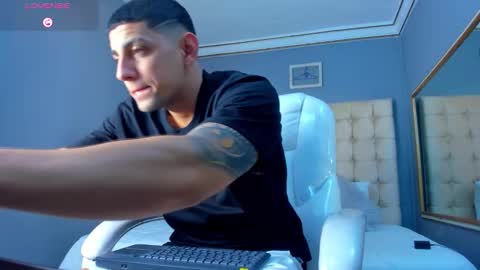 Snapshot of alex_cute77 chatting on 09-19-25, 12:06 alex online show from 09-19-25, 12:06