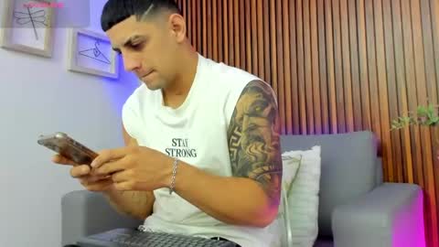alex online show from 05-11-26, 11:49