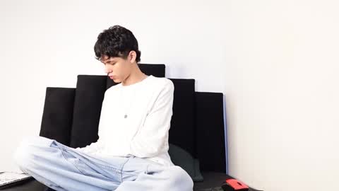 alex_mark_ online show from 10-21-25, 01:45