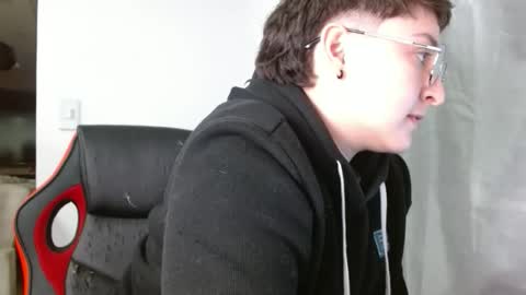 Snapshot of alex_parker07 chatting on 05-13-26, 02:31 Alex Parker online show from 05-13-26, 02:31