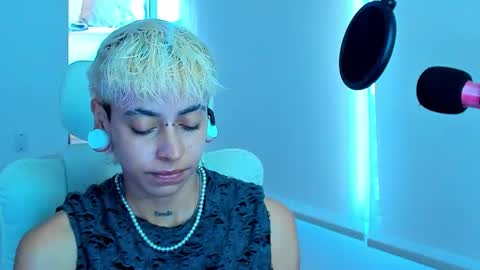 Residente0xxx online show from 11-23-25, 02:50