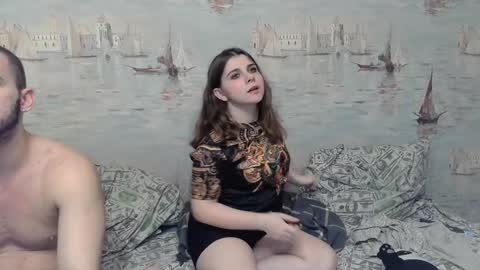 Alex and Sarah online show from 01-21-25, 01:39