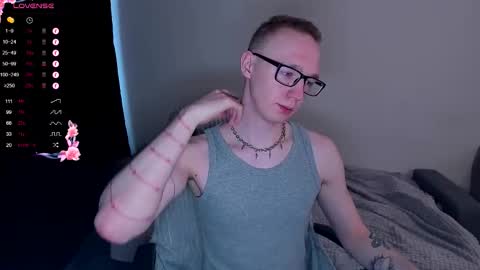 Snapshot of alex_silent chatting on 10-13-25, 11:10 alex_silent online show from 10-13-25, 11:10