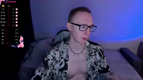 Snapshot of alex_silent chatting on 10-15-25, 01:00 alex_silent online show from 10-15-25, 01:00