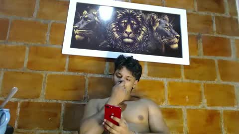 Snapshot of alex_thomson1 chatting on 12-21-24, 04:19 Alex thomson online show from 12-21-24, 04:19