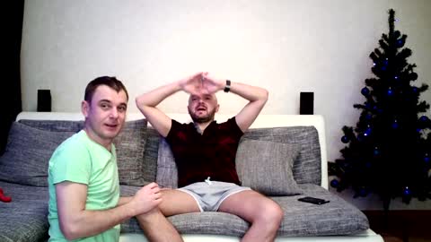 Alex and Tobey online show from 01-10-25, 04:44