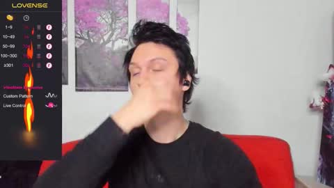 Alex WandHot online show from 12-14-25, 04:18