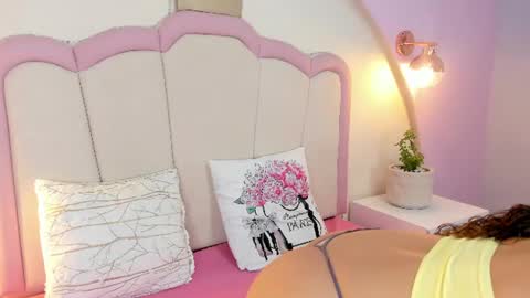 Snapshot of alexa_cutte_ chatting on 07-27-26, 10:44 A L E X A online show from 07-27-26, 10:44