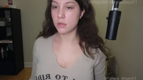 dont be afraid to click social media link its  working  just click on that  online show from 02-06-26, 10:57