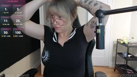 Snapshot of alexa_dream chatting on 06-04-26, 05:30 dont be afraid to click social media link its working just click on that online show from 06-04-26, 05:30