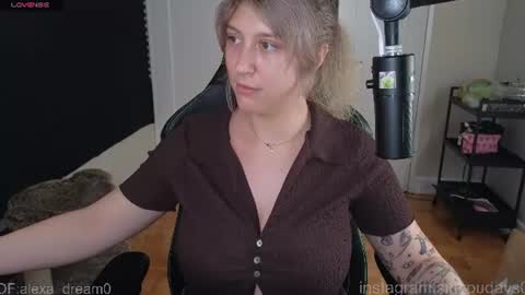 Snapshot of alexa_dream chatting on 06-13-26, 01:14 dont be afraid to click social media link its working just click on that online show from 06-13-26, 01:14