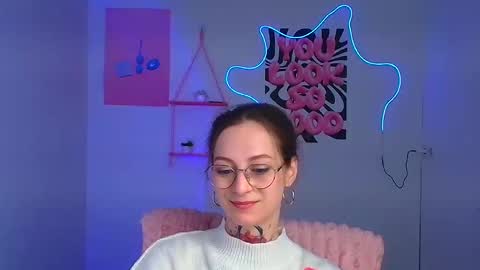 Snapshot of alexa_kittie chatting on 02-14-26, 06:32 Alexa online show from 02-14-26, 06:32