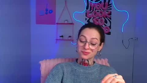 Snapshot of alexa_kittie chatting on 02-15-26, 07:51 Alexa online show from 02-15-26, 07:51