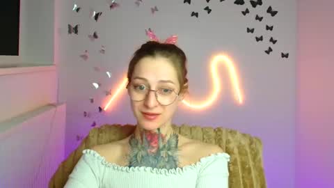 Snapshot of alexa_kittie chatting on 03-04-26, 10:27 Alexa online show from 03-04-26, 10:27