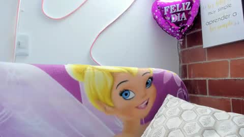 alexa latina online show from 10-25-25, 02:02