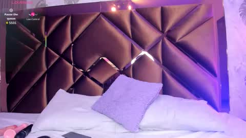 Snapshot of alexa_lynx1 chatting on 02-19-26, 04:52 ALEXA online show from 02-19-26, 04:52