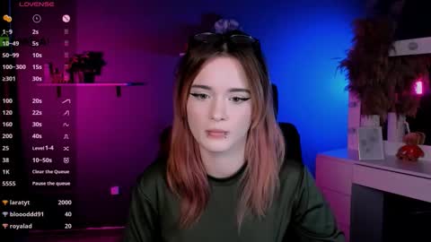 Snapshot of alexa_night_ chatting on 10-10-25, 10:42 alexa_night_ online show from 10-10-25, 10:42