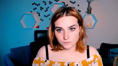 Snapshot of alexa_night_ chatting on 10-17-25, 05:32 alexa_night_ online show from 10-17-25, 05:32