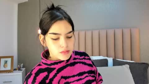 Alexa Thaylor online show from 01-06-25, 02:36