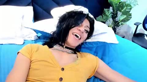Snapshot of alexa_vandercloude chatting on 02-06-25, 12:22 alexa_vandercloude online show from 02-06-25, 12:22