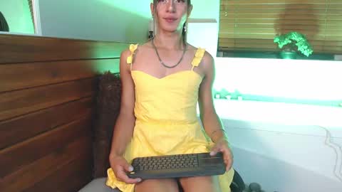 Snapshot of alexa_vandercloude chatting on 09-19-25, 11:27 alexa_vandercloude online show from 09-19-25, 11:27