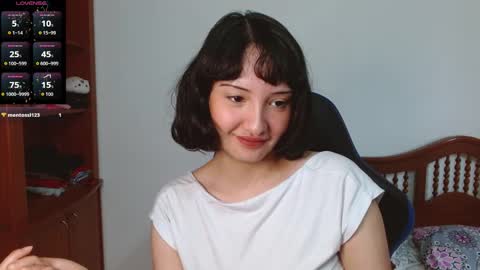 Snapshot of alexaa08 chatting on 10-10-25, 01:32 Alexandra 3 online show from 10-10-25, 01:32