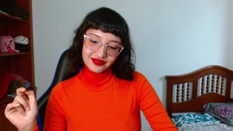 Snapshot of alexaa08 chatting on 10-31-25, 01:01 Alexandra 3 online show from 10-31-25, 01:01