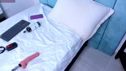 alexaa_small online show from 12-28-24, 03:04