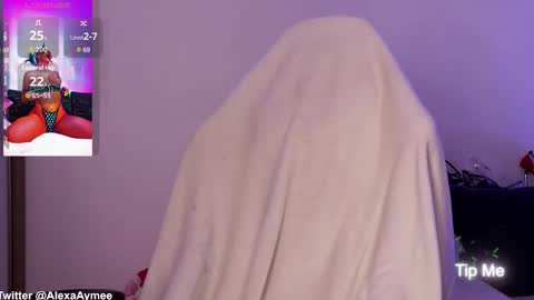 Snapshot of alexaaimee chatting on 09-17-25, 10:11 Alexa online show from 09-17-25, 10:11