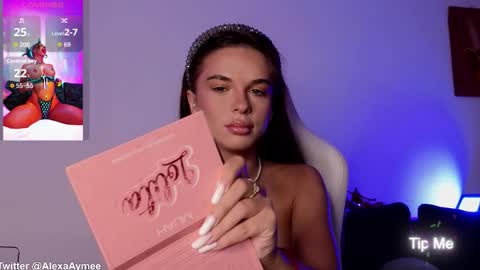 Snapshot of alexaaimee chatting on 09-30-25, 07:41 Alexa online show from 09-30-25, 07:41