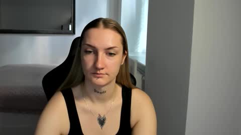 Snapshot of alexafragile chatting on 09-29-25, 11:26 Alexa online show from 09-29-25, 11:26