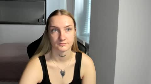 Snapshot of alexafragile chatting on 10-02-25, 12:12 Alexa online show from 10-02-25, 12:12