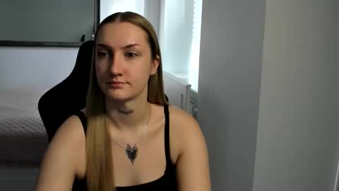 Snapshot of alexafragile chatting on 10-07-25, 12:13 Alexa online show from 10-07-25, 12:13