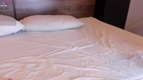 Alexa   online show from 02-24-26, 04:38