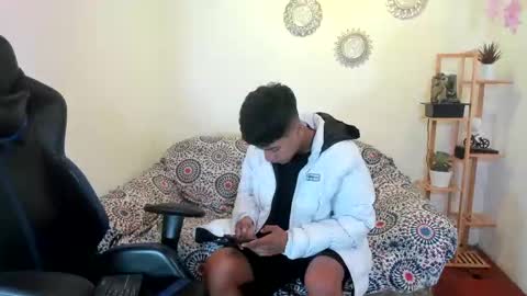 chicos hot online show from 09-09-25, 02:27