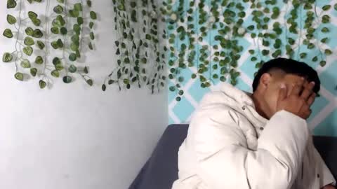 chicos hot online show from 09-12-25, 01:33