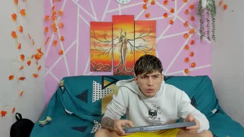 chicos hot online show from 10-13-25, 01:44